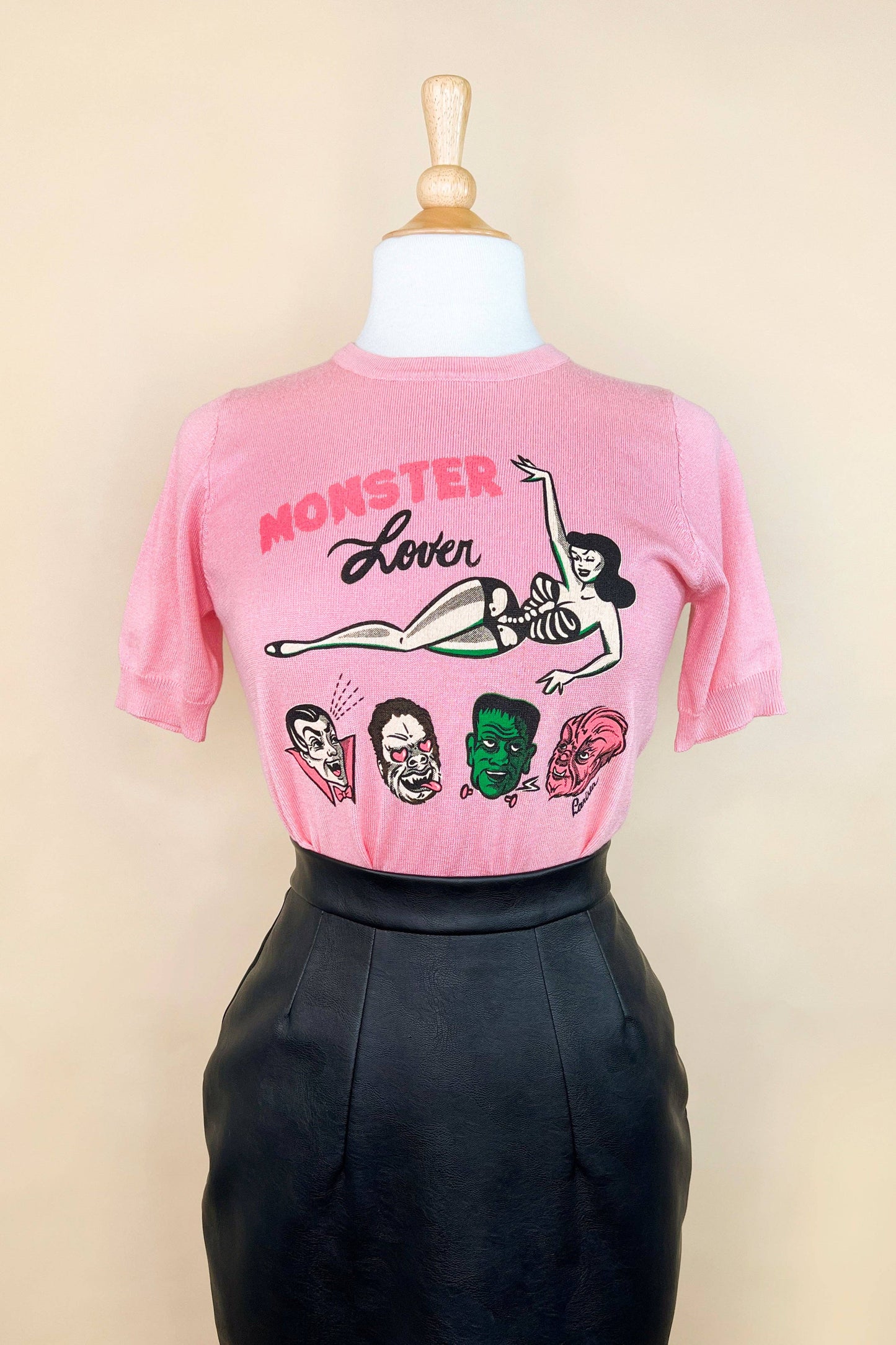 Monster Lover short sleeve Sweater in Pink