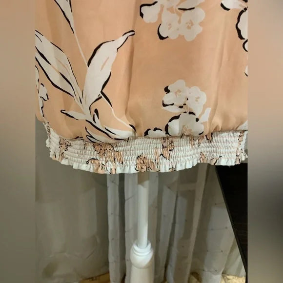 White House Black Market Peach Floral Sleeveless Top