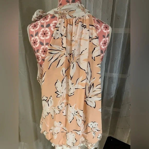White House Black Market Peach Floral Sleeveless Top